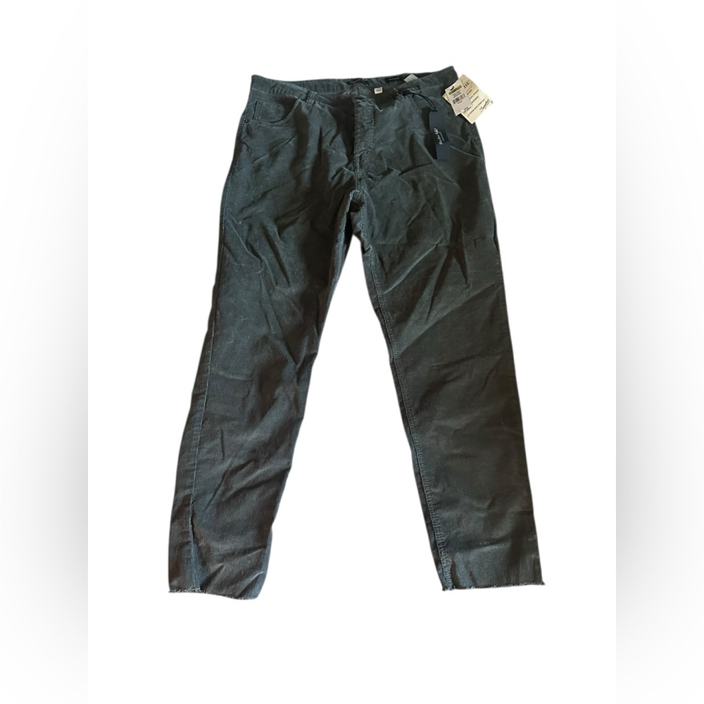 NWT Women's Jeans - Picture 4 of 6